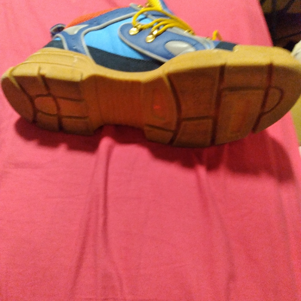 So 13 Gucci sneakers - Picture 2 of 4